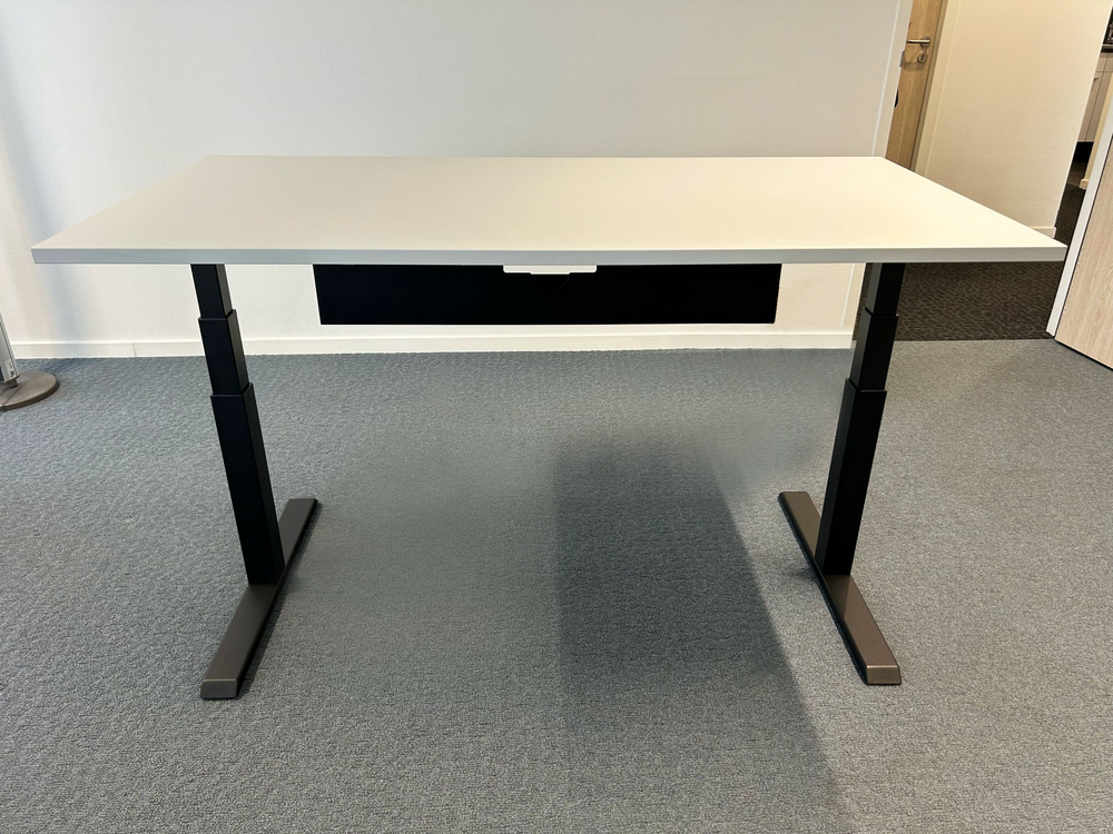 Verstelbaar Elektrisch Zit-Sta Bureau Steelforce 670 - Worktrainer.nl thuiswerkplek