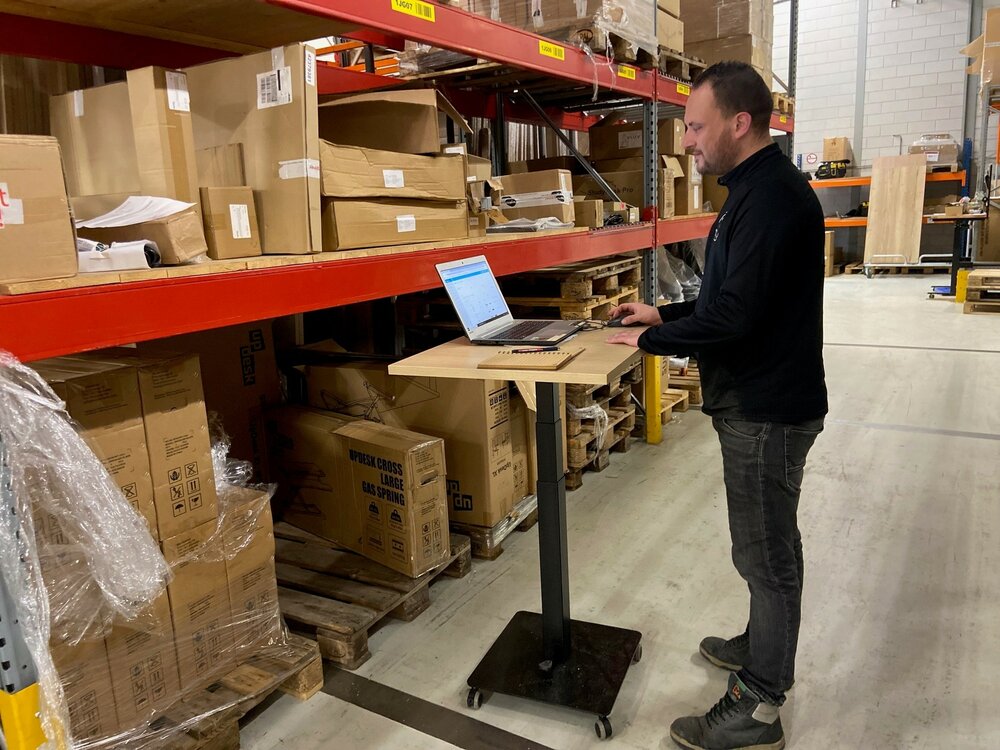 2e Kans TinyDesk Gasveer | Kleine 1 Poot Zit-Sta Tafel