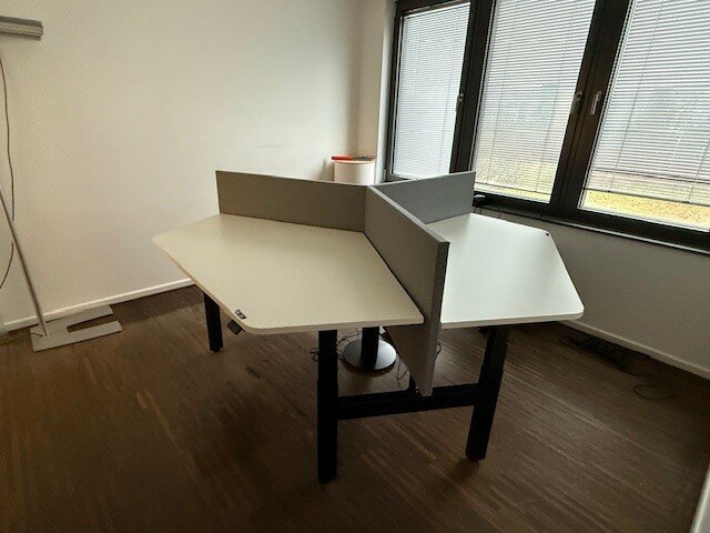 Linak Triple | Elektrisch Zit-Sta Bureau Eiland 