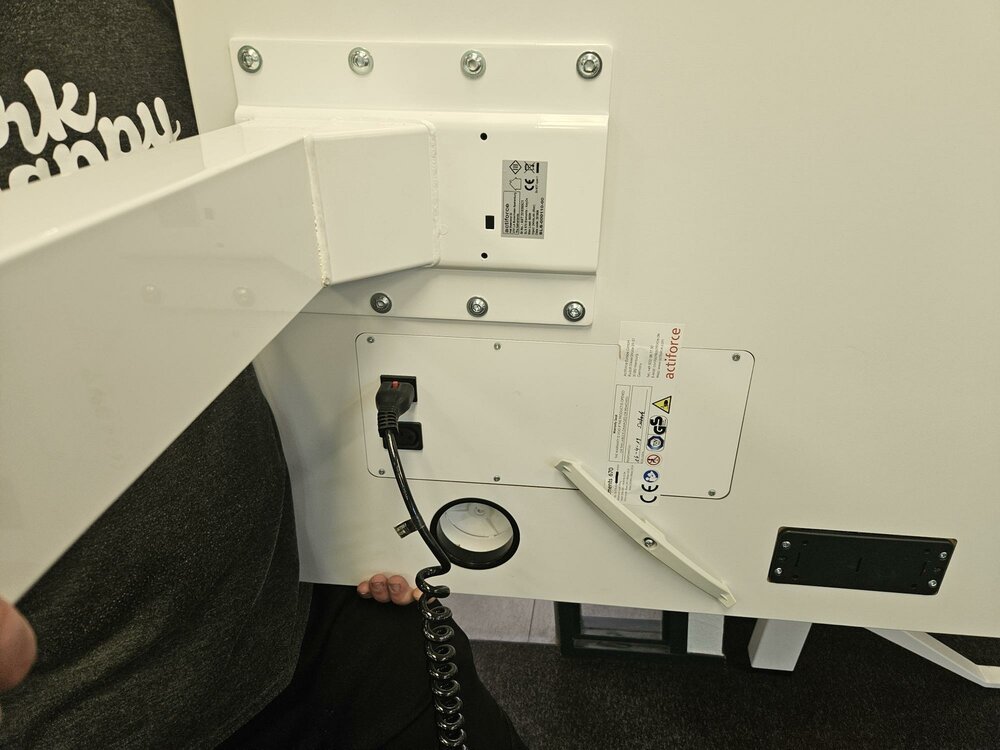 Electric Sit-Stand Desk - Elements