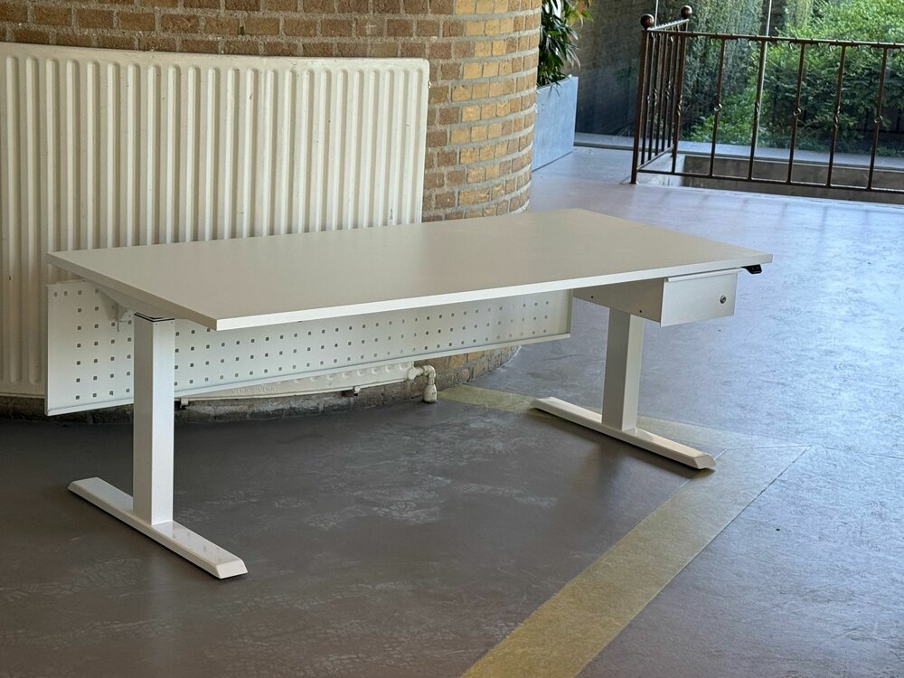 Tafelscherm Onder tussenwand bureaus  Worktrainer.nl