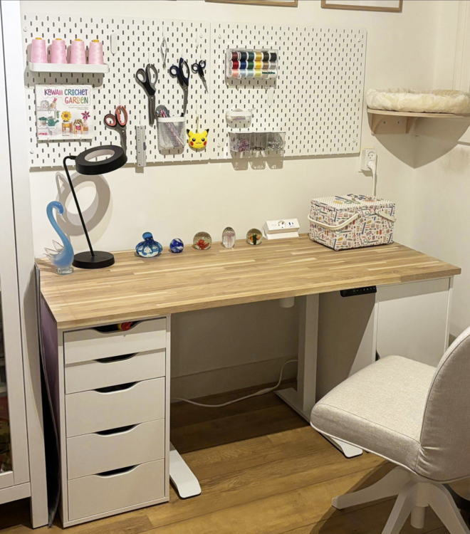 Klein Elektrisch zit-sta bureau - StudyDesk - Actief meubilair Worktrainer.nl