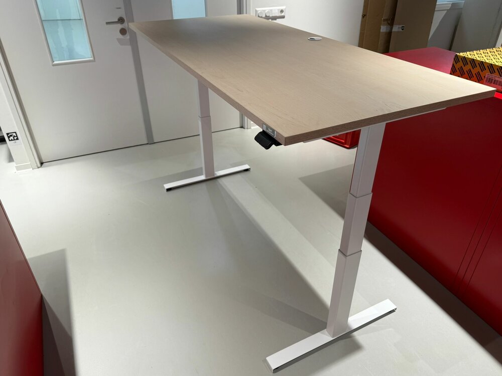 Electric Sit-Stand Desk - Linak SmartDesk - Worktrainer.com