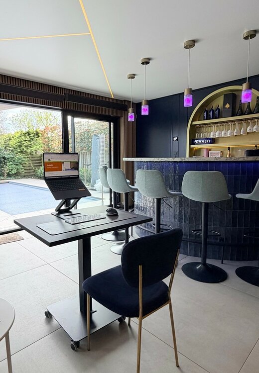 TinyDesk Gasveer | Kleine 1 Poot Zit-Sta Tafel