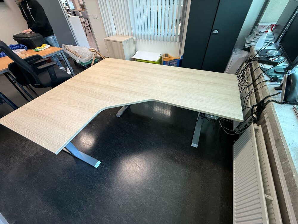 Elektisch Zit-Sta Hoekbureau - SteelForce 471 - Worktrainer.nl