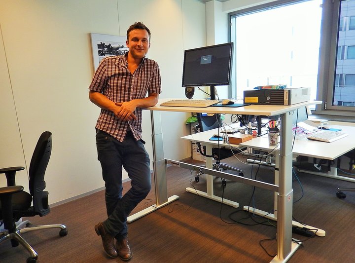 Van zitten naar staan met het bureau zit/sta A270 Van zitten naar staan met het bureau zit/sta A270