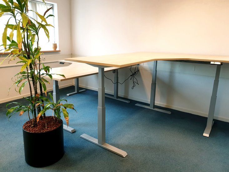 SteelForce 471 Hoek | Elektrisch Zit-Sta Hoekbureau 