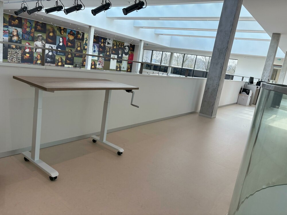 StudyDesk | Klein Handslinger Zit-Sta Bureau