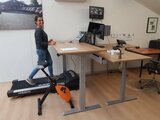 Hoge positie Walkdesk XL solo loopband achter je bureau Worktrainer.nl zit-sta bureau loopband actief werken bewegen tijdens we