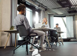 Numo design stoel | actief meubilair | numo kruispoot | worktrainer.nl | worktrainer.com