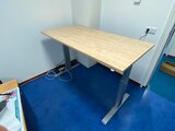 Aluforce 140 bureau | wissel staan en zitten achter je bureau af | Worktrainer.nl