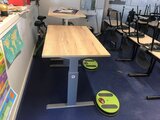 Aluforce 140 bureau | wissel staan en zitten achter je bureau af | Worktrainer.nl