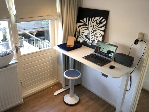 UpDesk Air | Spring Sit-Stand Desk