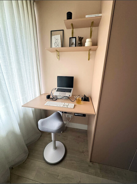 WallDesk | Electric Sit-Stand Table